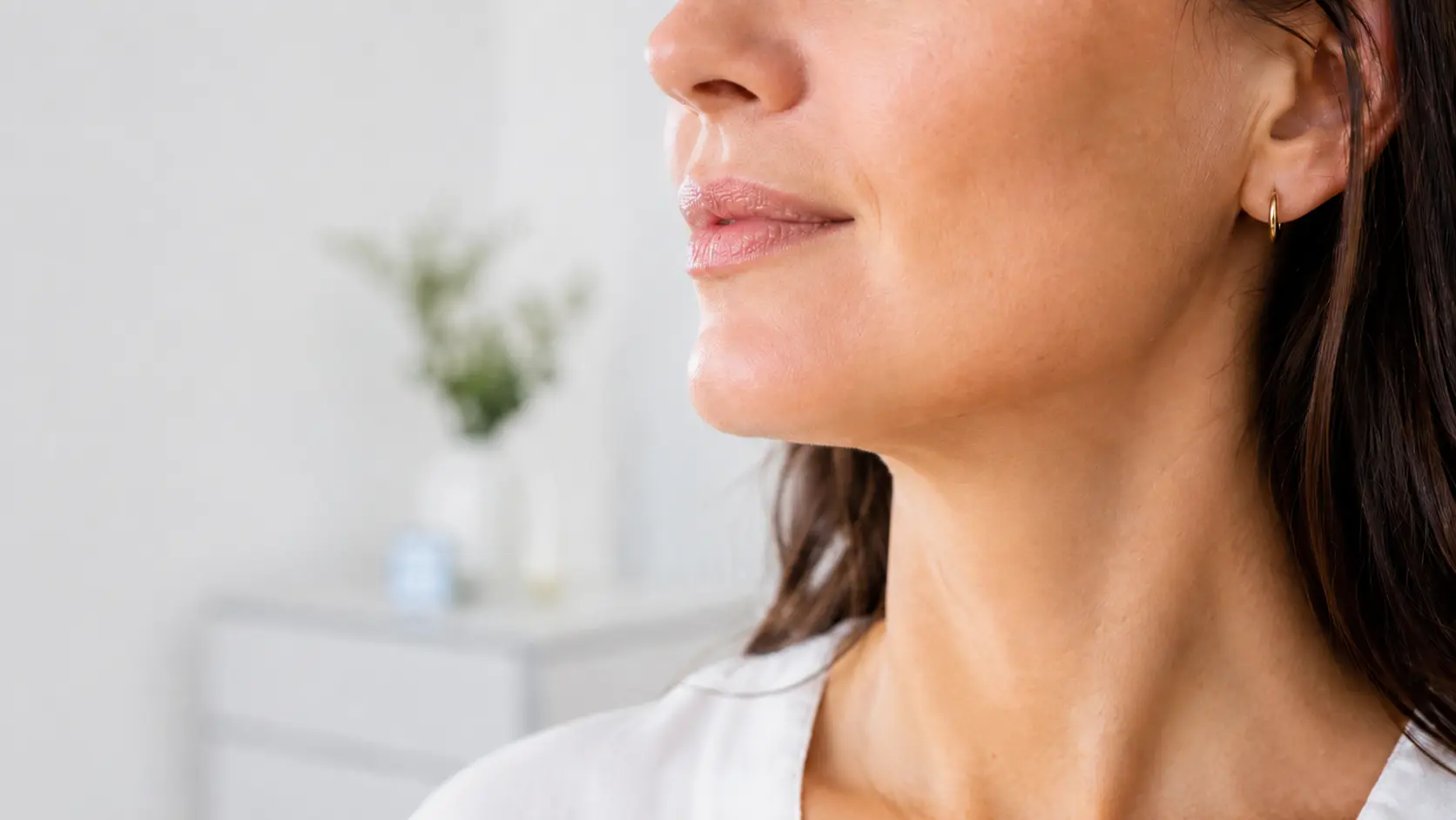 Jawline mit Hyaluron behandeln in Emmendingen bei AESTHERA